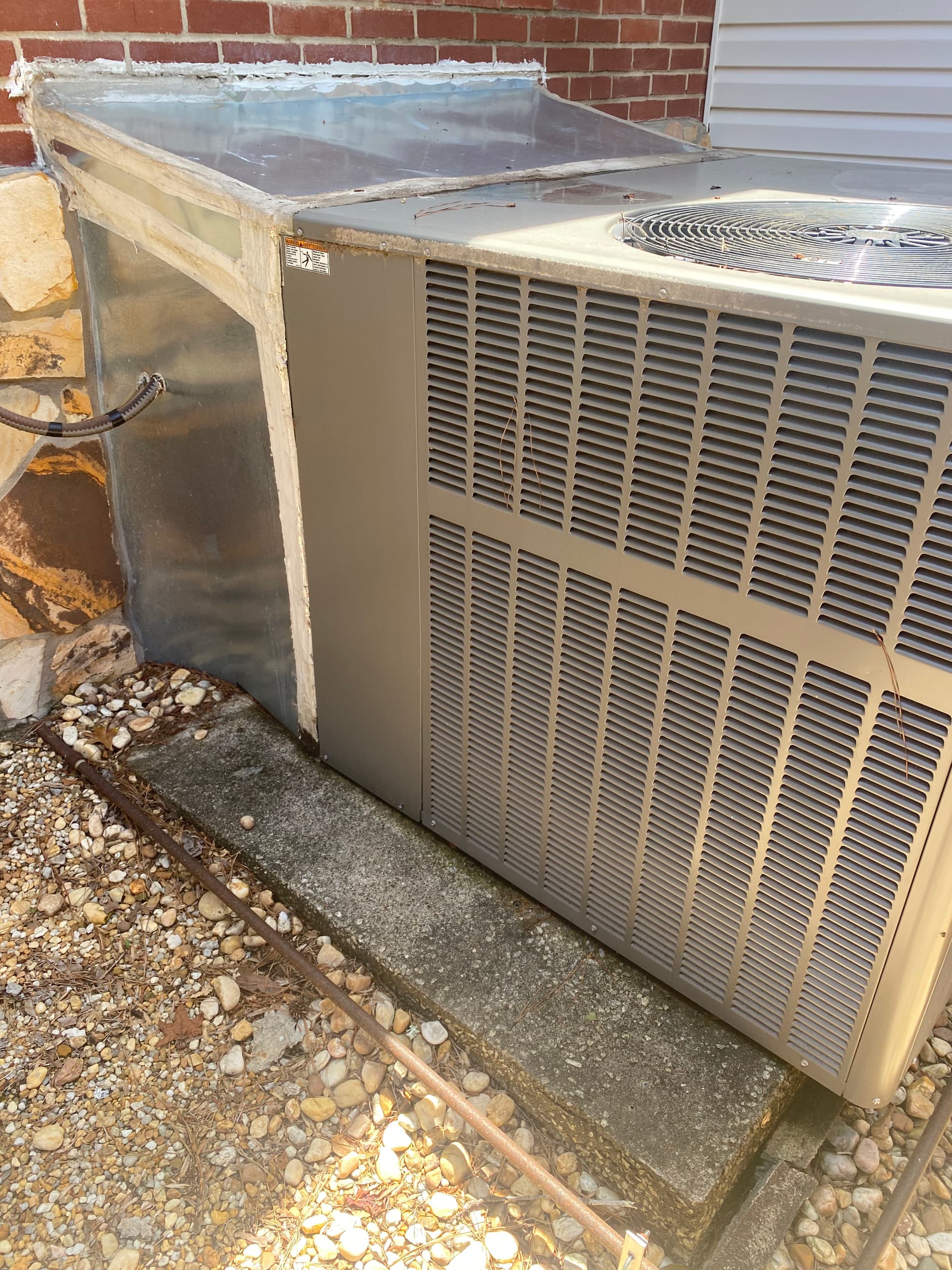 Gallery photos for Lennox Package Unit Tune-Up Before Summer Heat Hits: Image #1