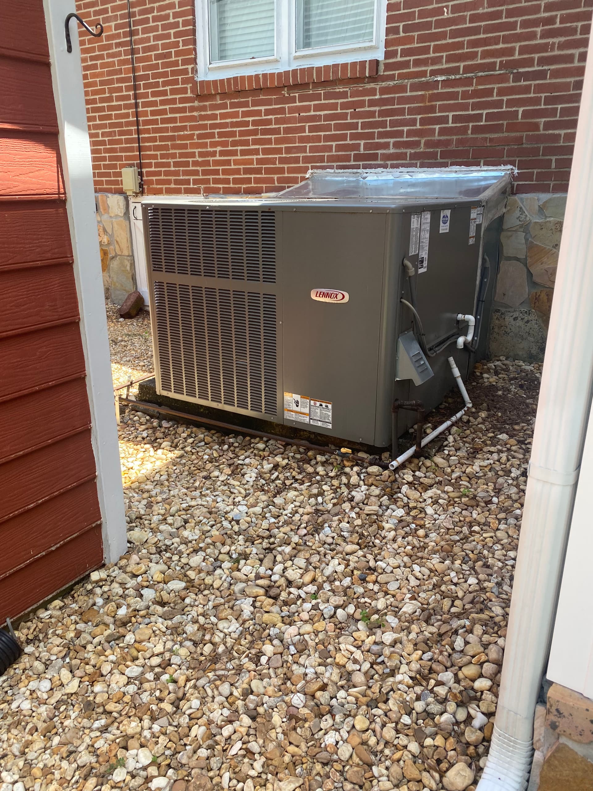 Lennox Package Unit Installation Keeping Grayson Homes Cool image